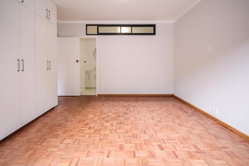 1 Bedroom Property for Sale in Mouille Point Western Cape